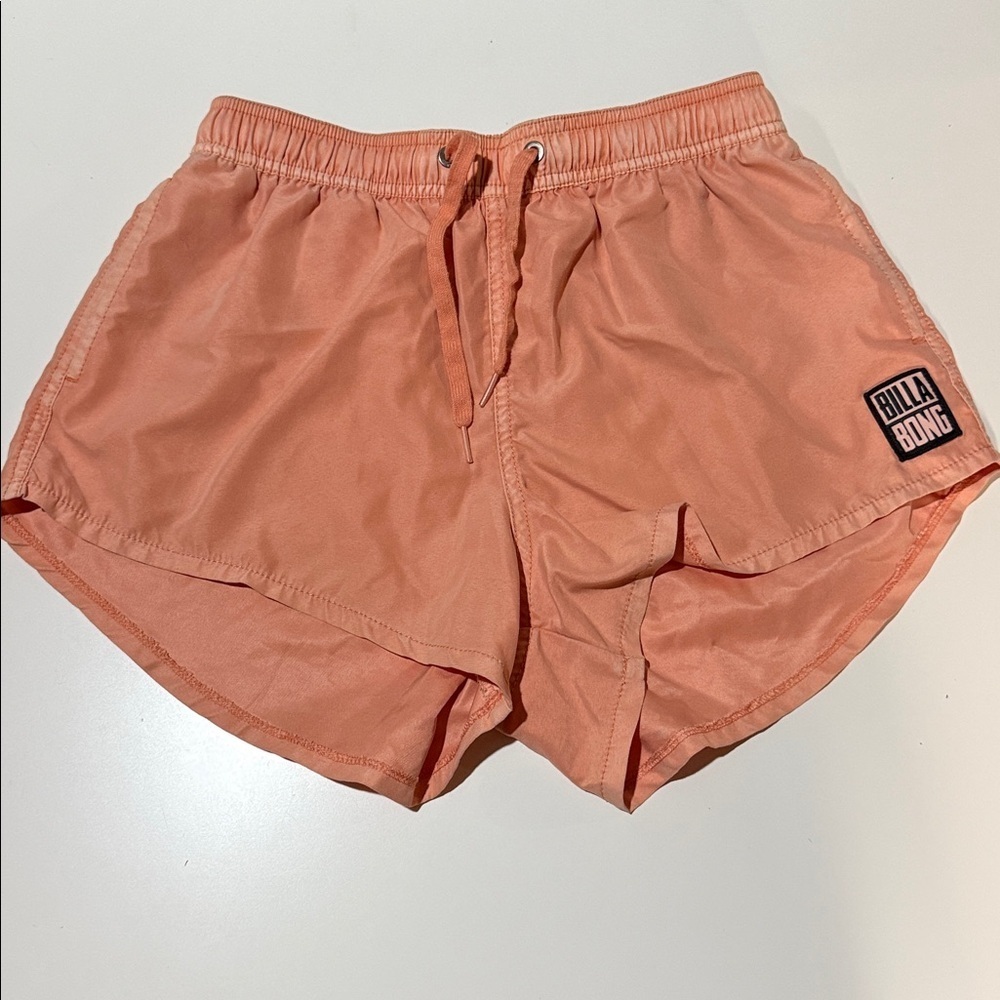 EUC Women’s Billabong Shorts, Size Small, peach